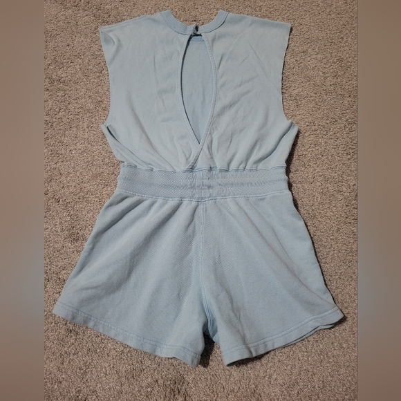 Free people Movement Throw And Go Shortsie - Size XS Light Blue Romper - Picture 7 of 10